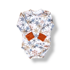 Pikkade varrukatega bodi, lumehelbed